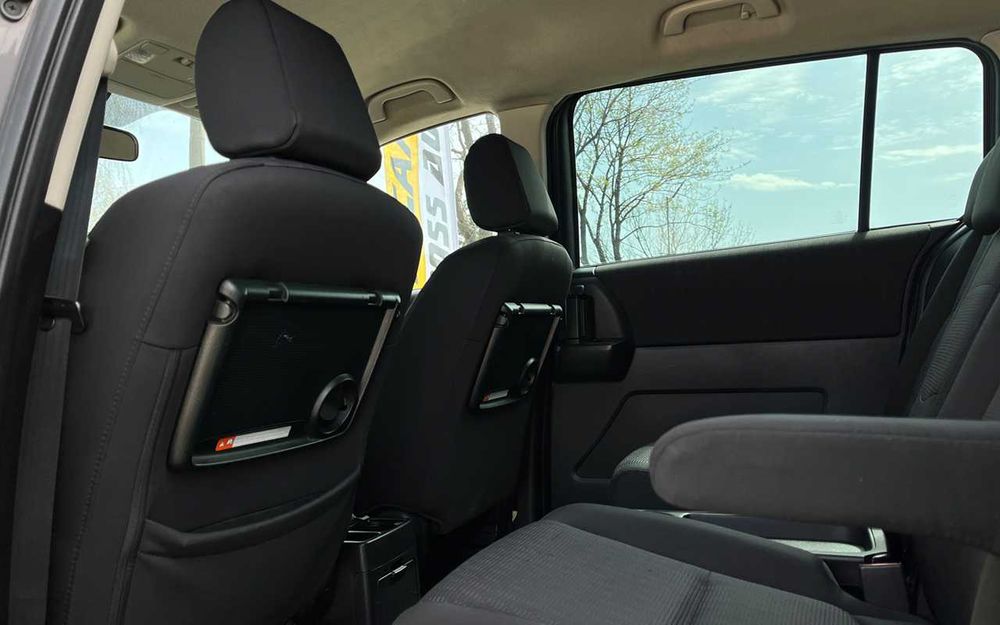 Mazda 5 2009 року