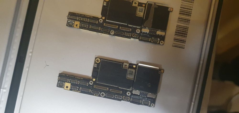 Запчастини Iphone x 64/256gb не запускаються