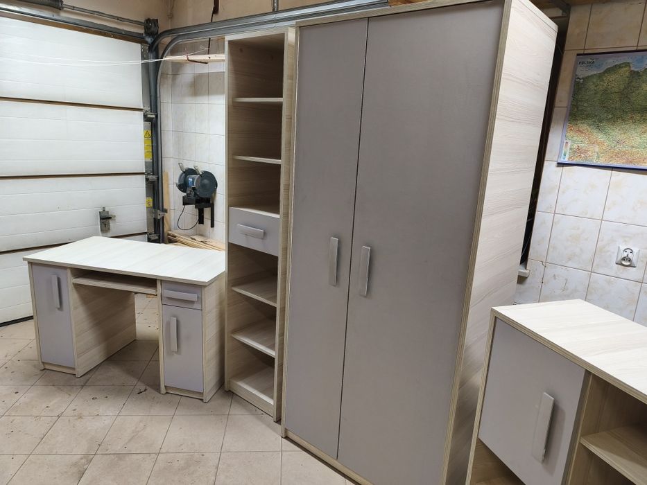 Zestaw mebli młodzieżowych meble do pokoju dziecka szafa biurko komoda