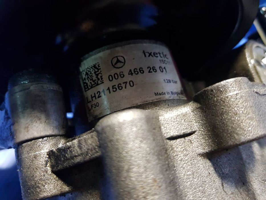 Bomba da direção direcção assistida Mercedes w204 w212 w218 w207 ClS