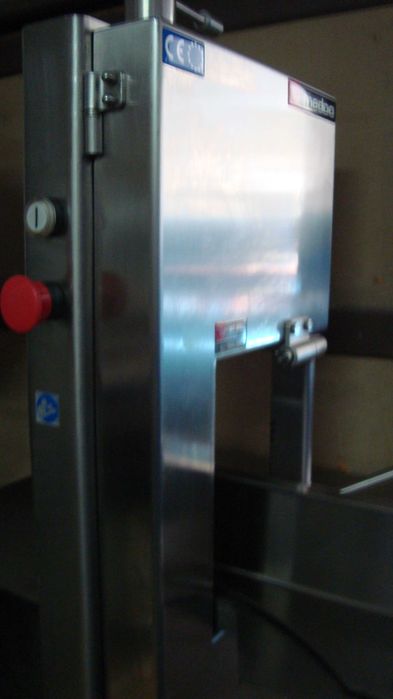 Serra  de  congelados  para  peixaria  ou  talho  monofásica