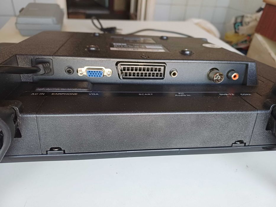 телевизор dex плоский