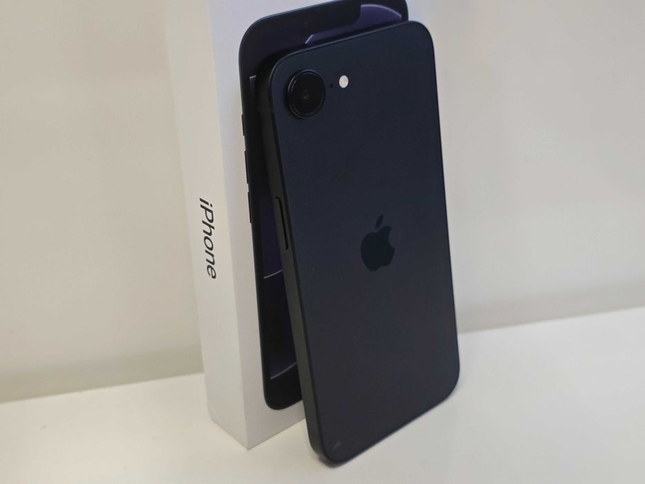 NOWY Po Zdjęciu Folii Apple iPhone 17e 256GB 5G Black GWARANCJA APPLE