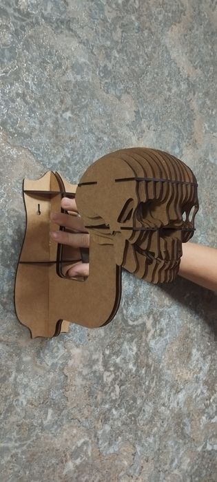 Шолом , Тримач шолома настінний