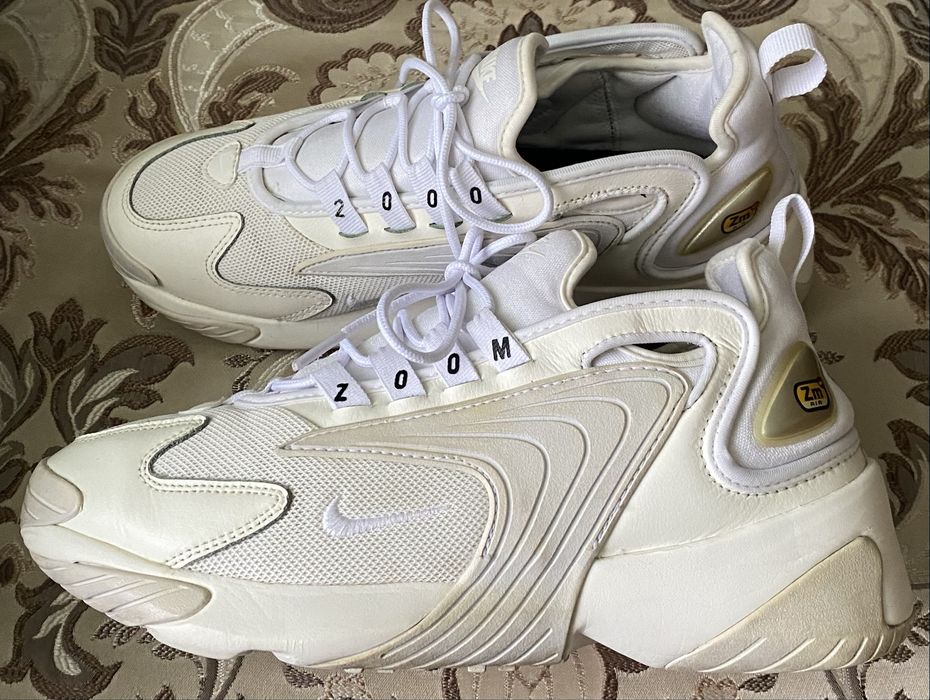 Оригінальні кросівки Nike Zoom 2K.
