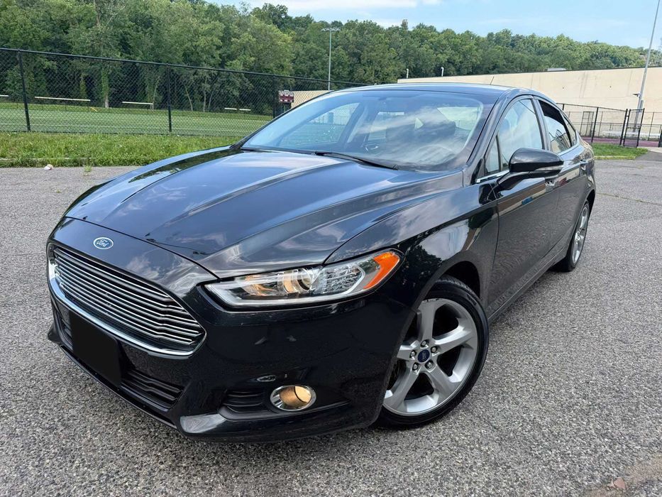 Ford Fusion      2015