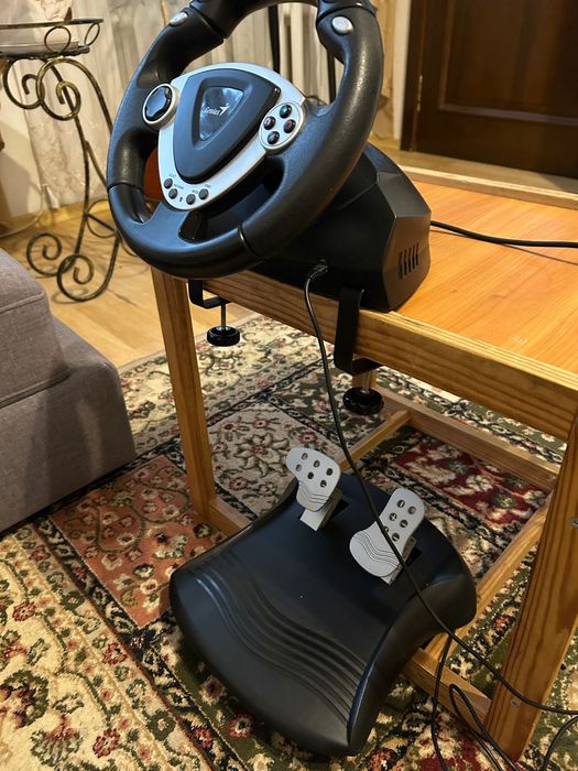 Ігровий руль Genius