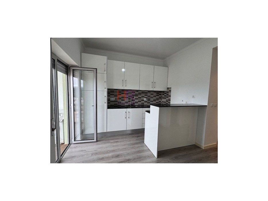 Apartamento T1 remodelado para arrendamento em Eiras e São Paulo de...