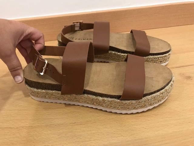 Sandálias Castanhas NOVAS Nº 39