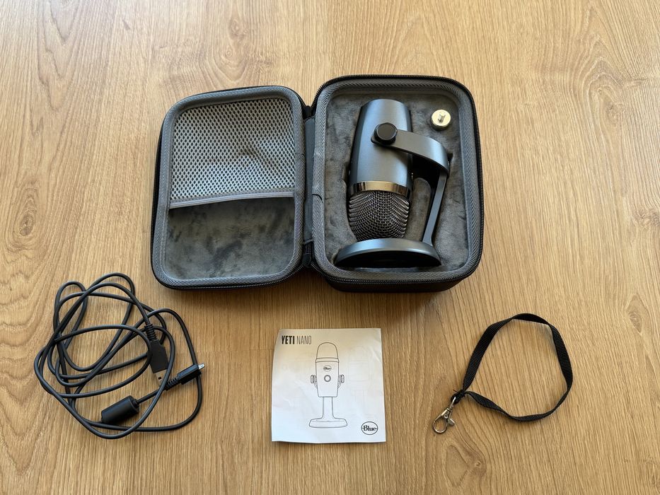 Microfone Blue Yeti Nano - Cinza