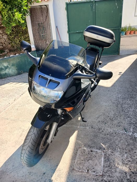 Honda  CBR  1000F