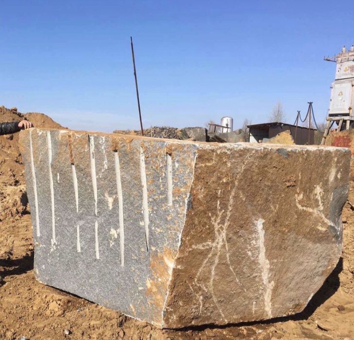 Блоки габро Буки