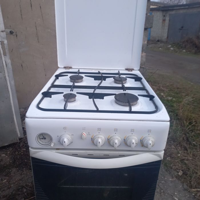 Продам газовую плиту Индезит