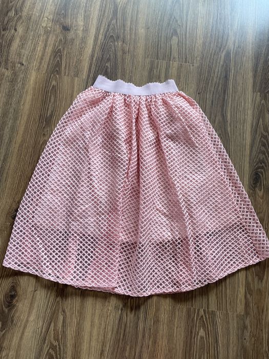 Dziurkowana spódnica