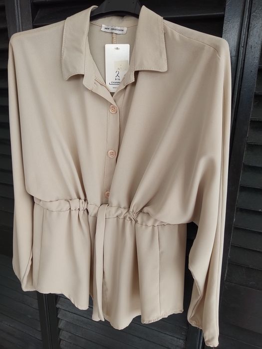 Blusa/Camisa Bege com detalhe franzido na Cintura - New Collection - Tamanho Único - Nova!