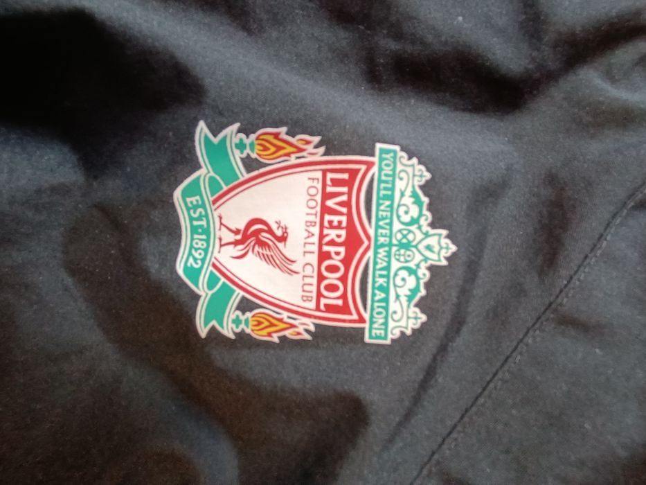 Kurtka LIVERPOOL Champions League Adidas używana w dobrym stanie, rozmiar S