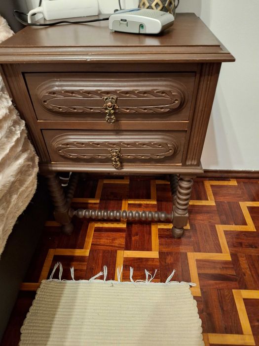 Mesas cabeceira estilo antigo