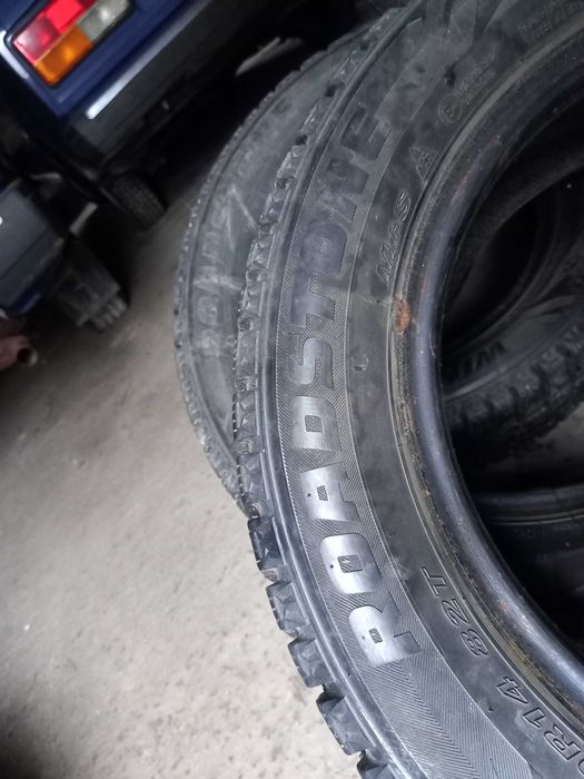 шини резина R 14 185/60 ROADSTONE корея зимние в отличном состоянии!