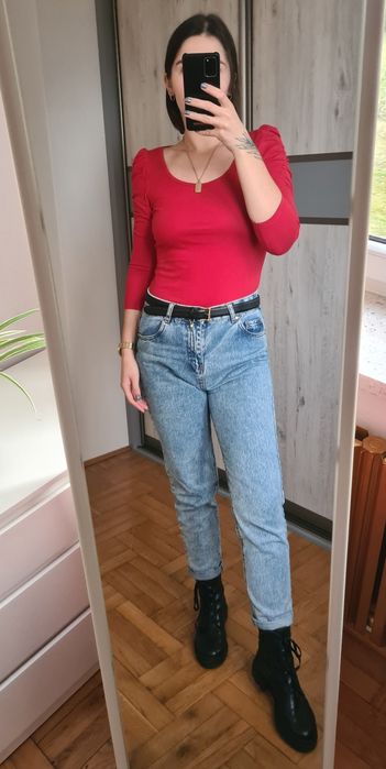 Czerwona dopasowana obcisła bluzka z bufiastymi rękawami 3/4 House M /