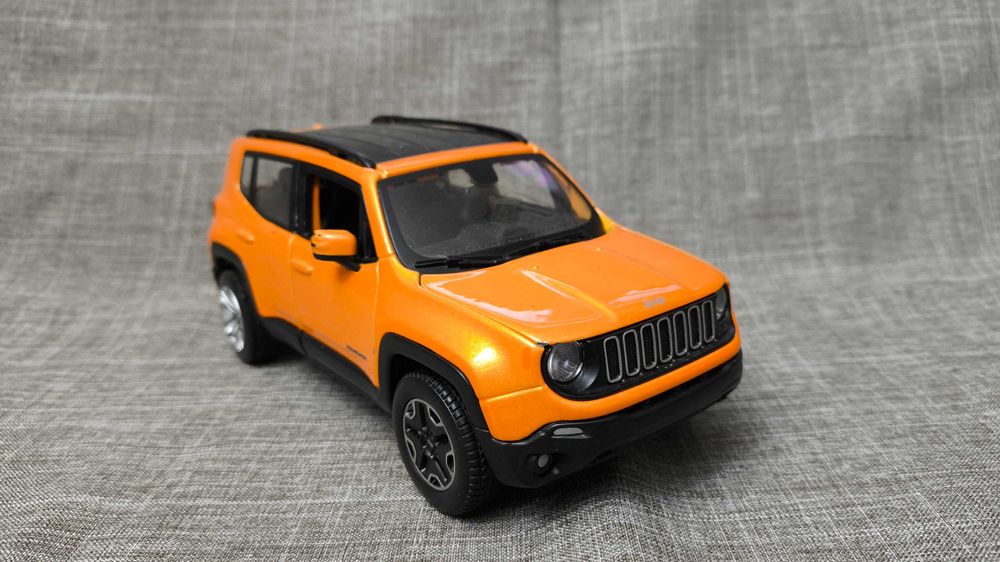 Машинка Jeep Renegade 2017 1/24 Maisto