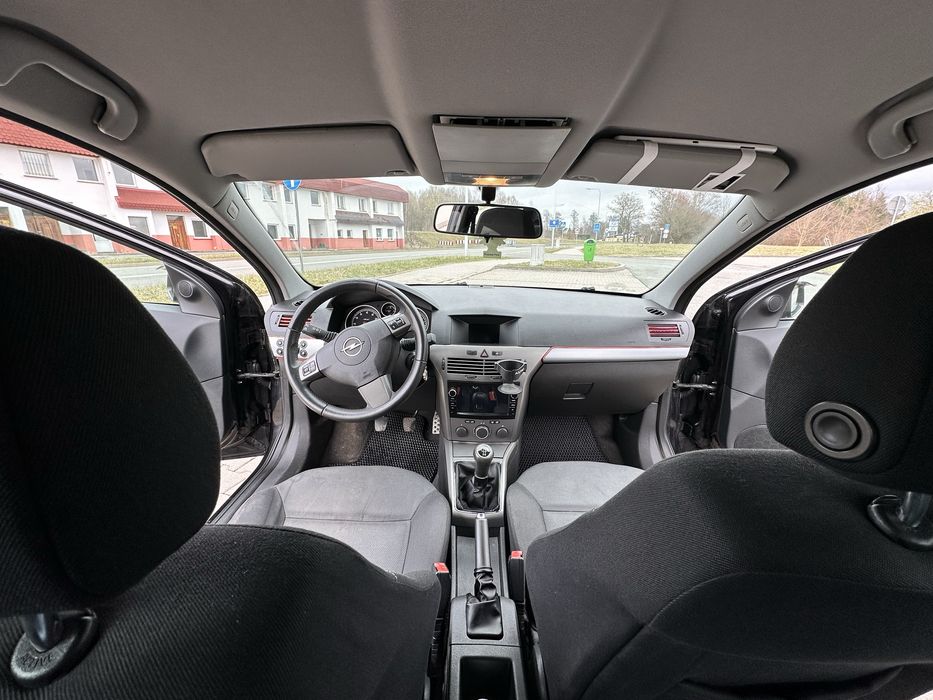 Opel Astra h gtc 1.6 benzyna