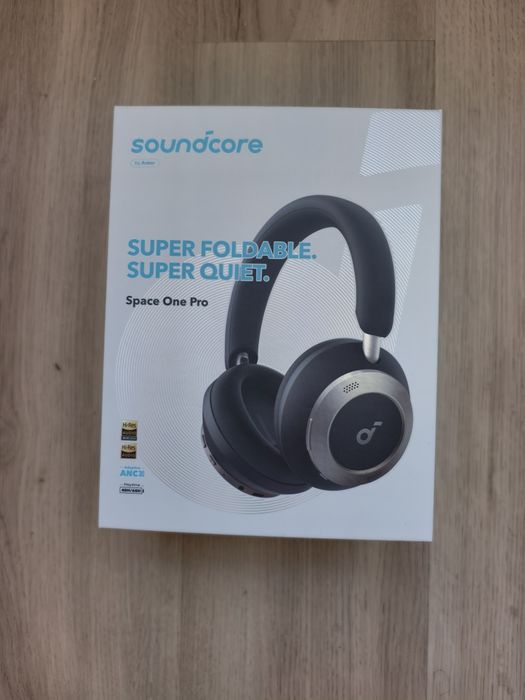 Soundcore Space One Pro como novo