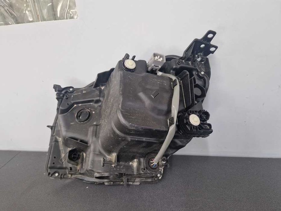 Suzuki Ignis 16 r.- Lampa Przód Prawa Full Led