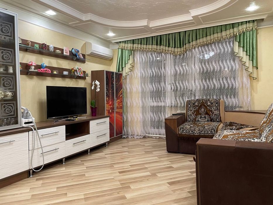 Продам 4-х кімнатну квартиру