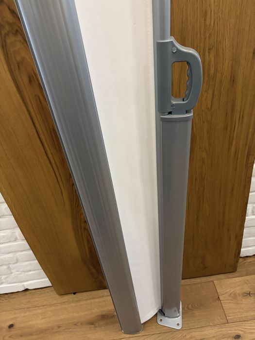 Проекционный экран на стойке (напольный),прочная конструкция /проектор