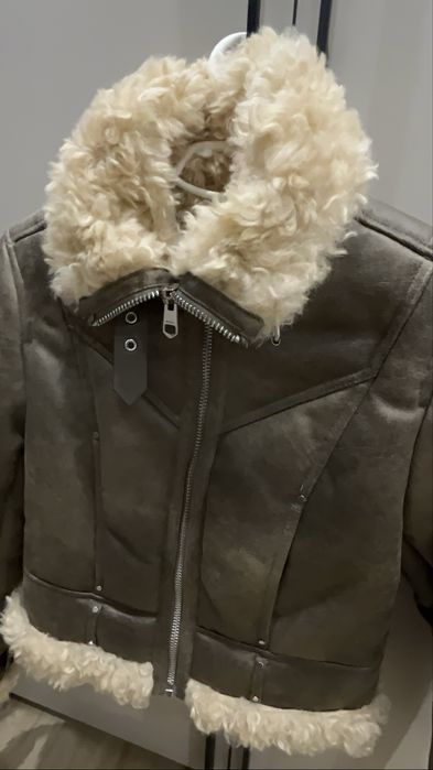 Куртка  на хутрі Bershka