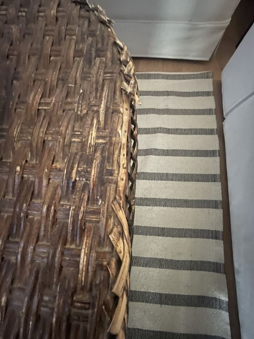 Mesa/baú da Loja do Gato Preto