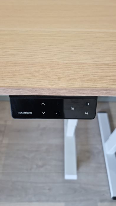 Secretária elevatória 120x60 com rodas