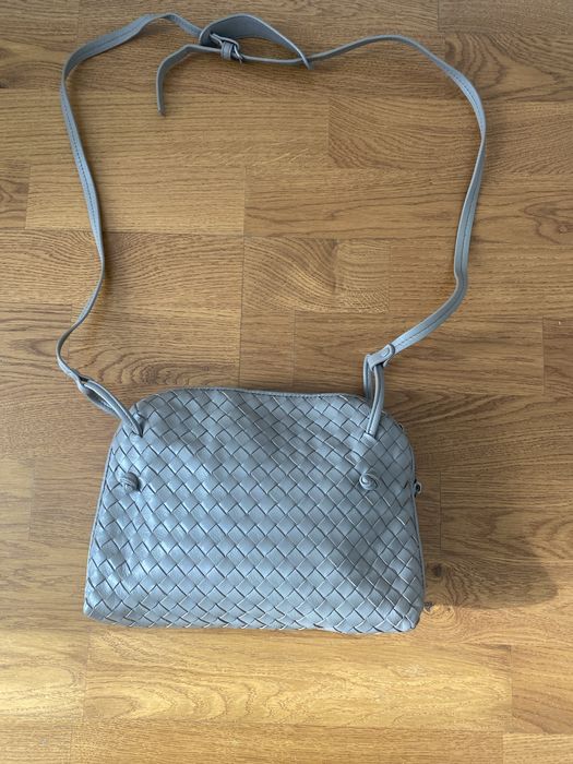 Сумка кожаная на длинном ремешке