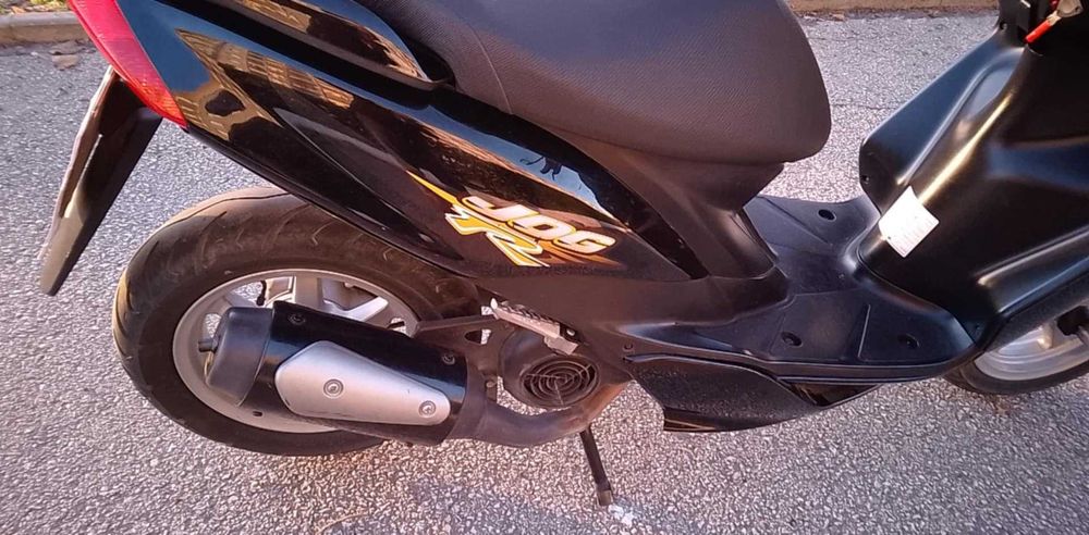 Scooter Yamaha Jog 50 cm3   2 T impecável  de tudo.Nunca caí