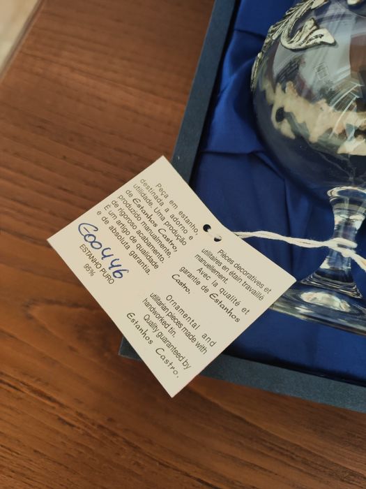 Conjunto 2 cálices com decoração em estanho