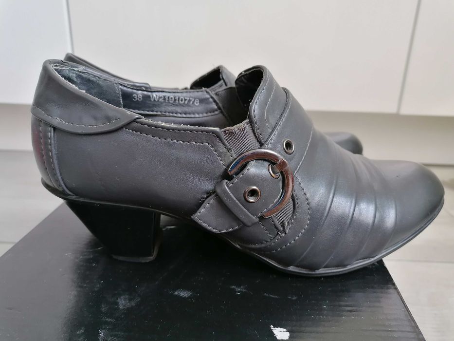 Buty rozmiar 39