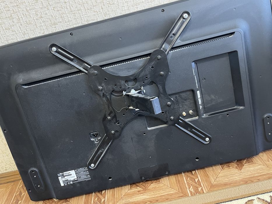 Кронштейн для телевізора