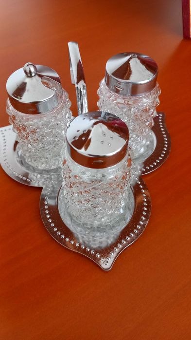 Conjunto saleiro e pimenteiro