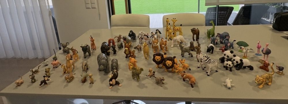 Conjunto de figurinhas de animais