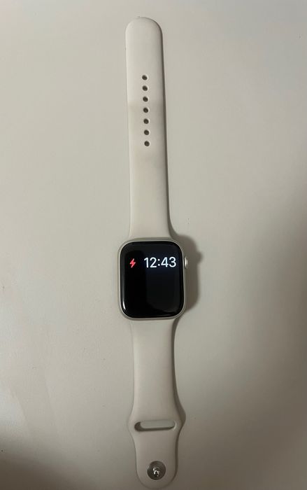 Продаю Apple Watch Series 8 45 mm у