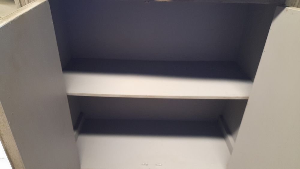 Móvel de encostar cinza