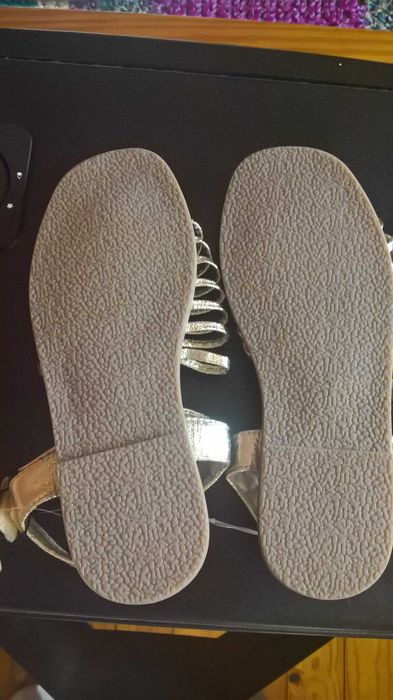 sandalias n:33 novas , para menina