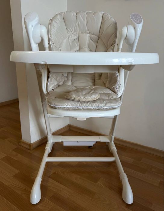Стілець гойдалка для годування