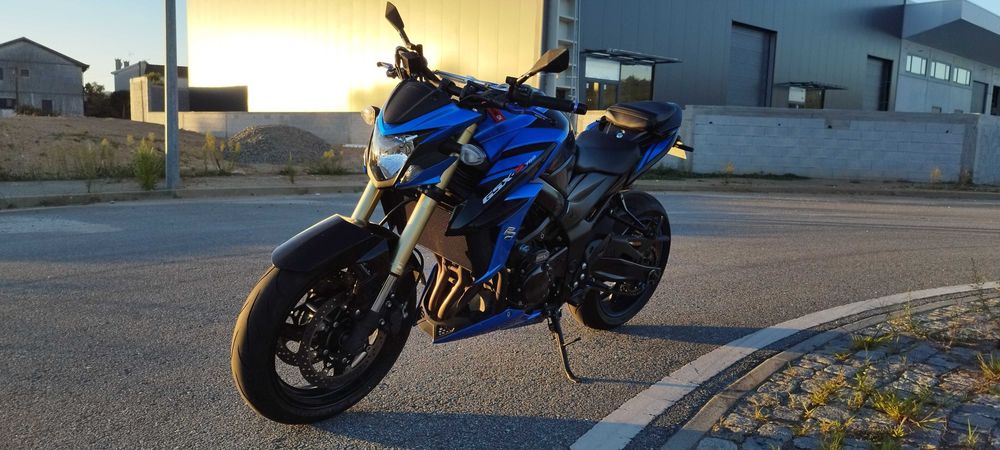 Suzuki gsx-s 750