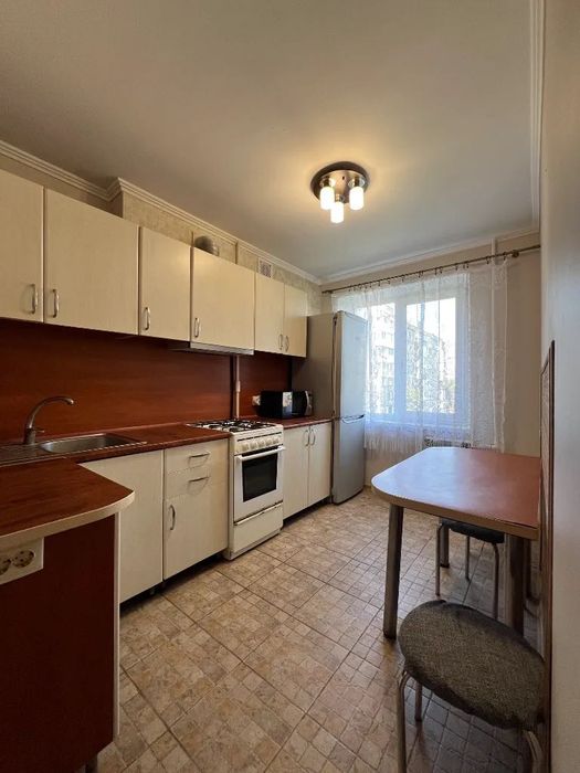 Продам квартиру жилмассив Перемога 5 проспект Героев Кодак Яхт клуб