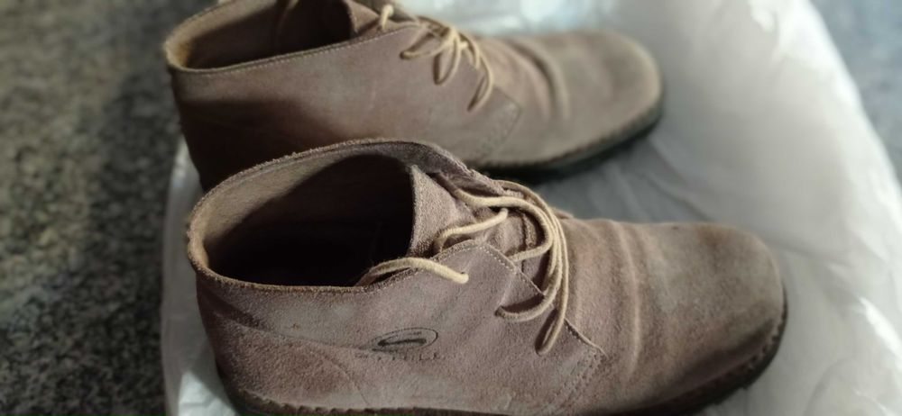 Diversos sapatos e ténis de marca