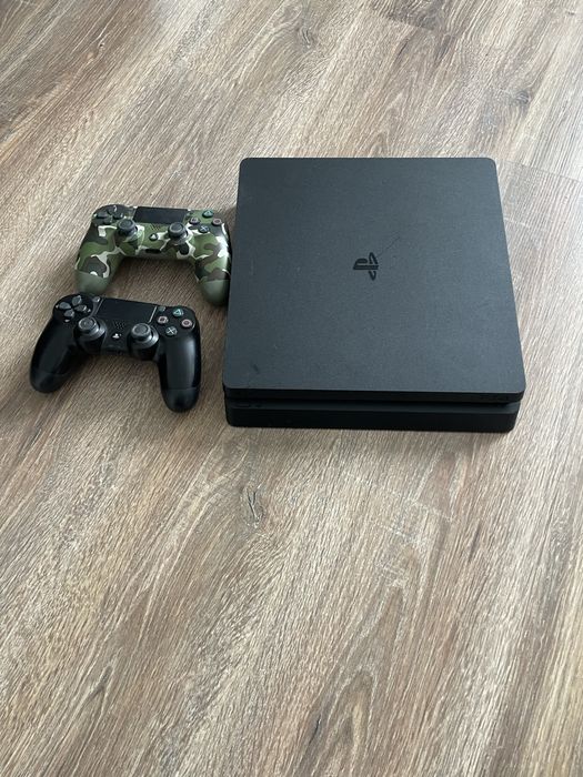 Ps 4 slim 1 tb в відмінному стані з  двома джойстиками
