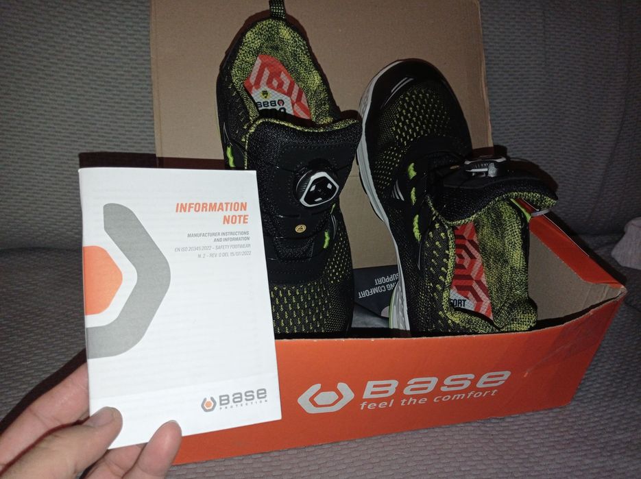 Sapatilha de segurança BASE novas 43