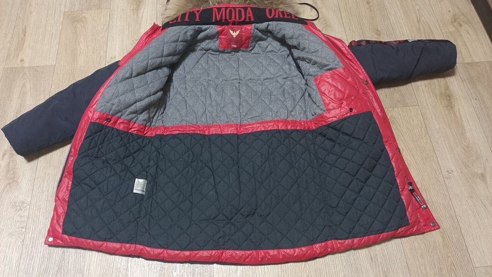 Куртка на хлопчика, розмір 146см