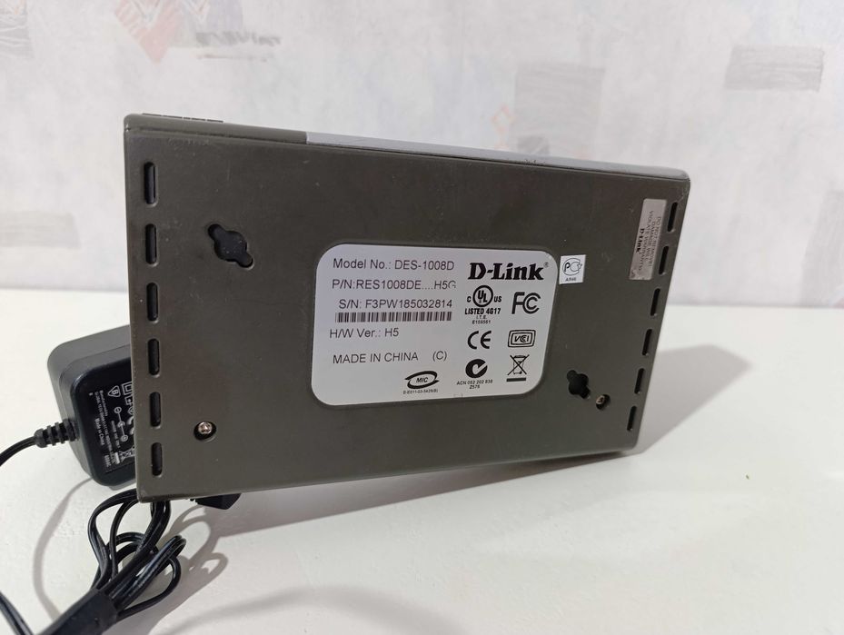 Коммутатор локальной сети (Switch) D-Link DES-1008D 8-портовый